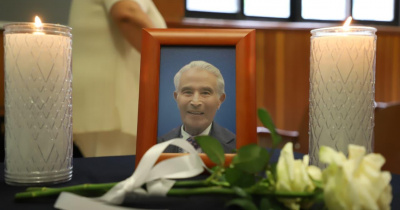 UG rinde homenaje al Dr. Jos&eacute; B&aacute;ez Mendoza, referente en la medicina y la docencia