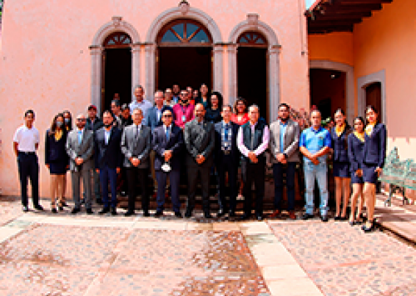 Unidad de Extensi&oacute;n de P&eacute;njamo de la UG hace entrega de inmueble al CNMS  