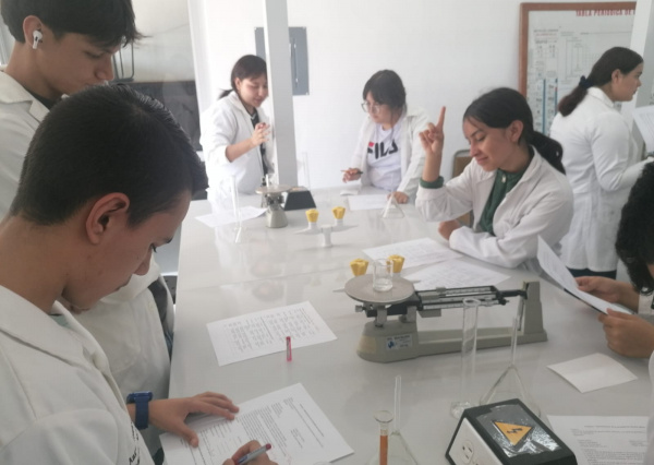 ENMS P&eacute;njamo realiza Torneo de Qu&iacute;mica 2025