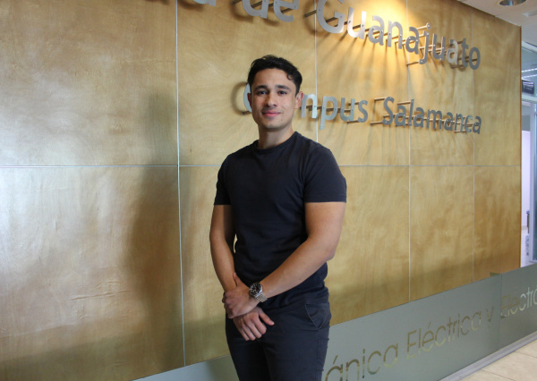 Estudiante UG presenta proyecto de sensor de fibra &oacute;ptica para detecci&oacute;n de vibraciones en congreso internacional