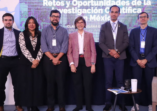 Expone Rectora General de la UG retos y oportunidades de la investigaci&oacute;n cient&iacute;fica en M&eacute;xico