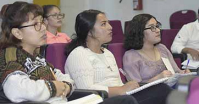 Analizan en la UG el fen&oacute;meno migrante como factor de desarrollo en comunidades vulnerables