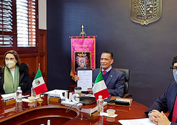 UG y Universidad de Estudios de Cagliari se unen para homenajear a Jorge Ibarg&uuml;engoitia