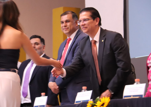  Estudiantes de la DCEA culminan sus estudios de Licenciaturas y Posgrados