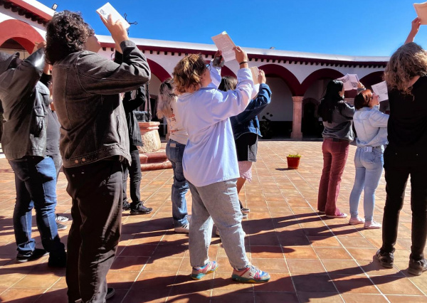 A trav&eacute;s de la lectura, fomentan v&iacute;nculos con la&nbsp;sociedad