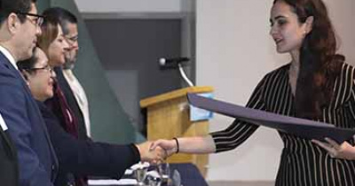 Universidad de Guanajuato entrega t&iacute;tulos a 77 nuevos profesionistas 
