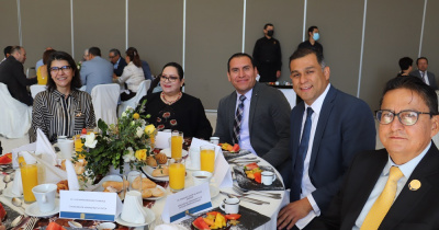 Reconocen en la DCEA a personal con m&aacute;s de 25 a&ntilde;os de servicio docente y administrativo 