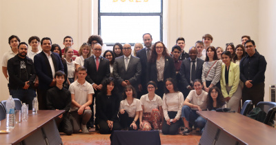 CNMS de la UG recibe a estudiantes del Liceo Saint Joseph de Vend&ocirc;me