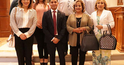 Presentan en la UG “Legalismo y Constitucionalismo” de la autor&iacute;a del Dr. Mora Sifuentes