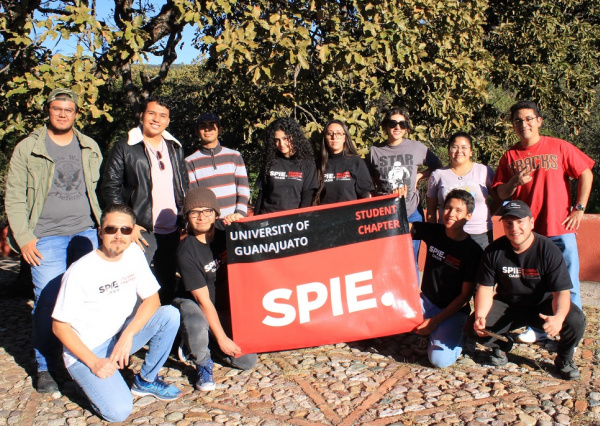 Club de astronom&iacute;a OASIS UG SPIE realiza talleres y observaciones desde “Las Palomas” 