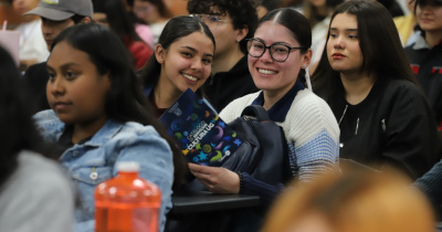 UG da la bienvenida a nuevas ‘abejas’ en la DCNE