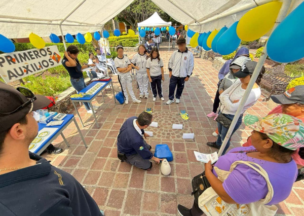 Participa UG en la Marcha y Feria de Prevenci&oacute;n de Yuriria