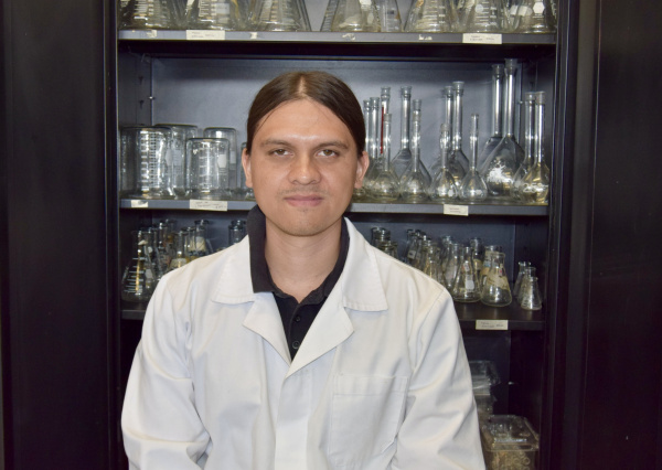 Luis Rey Casta&ntilde;eda, estudiante del doctorado en Biociencias UG, es pionero en investigaci&oacute;n cient&iacute;fica sobre alimentos aut&oacute;ctonos