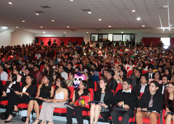 Egresa nueva generaci&oacute;n de profesionistas de Arquitectura, Arte y Dise&ntilde;o del Campus Guanajuato