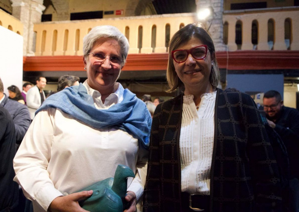 Periodismo, una misi&oacute;n que se realiza en comunidad: Rectora General de la UG