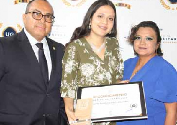 Reconoce Colegio del Nivel Medio Superior de la UG a estudiantes de excelencia acad&eacute;mica 