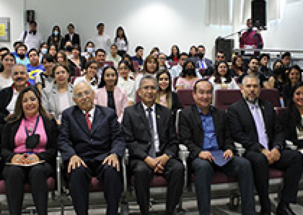 La Licenciatura en Gesti&oacute;n Empresarial cumple 15 a&ntilde;os de alentar el ingenio emprendedor entre las y los universitarios