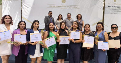 Inician una vida dedicada al servicio 23 especialistas en Enfermer&iacute;a UG