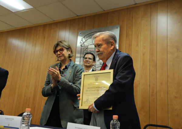 Comunidad UG honra el legado del Dr. Everardo L&oacute;pez Romero a su Casa de Estudios