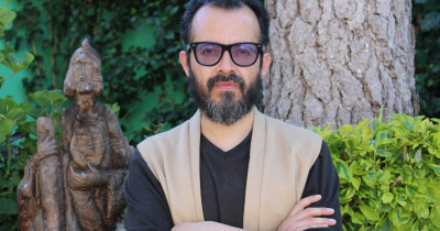 Escritor UG recibe dos premios nacionales por creaci&oacute;n de poes&iacute;a y ensayo