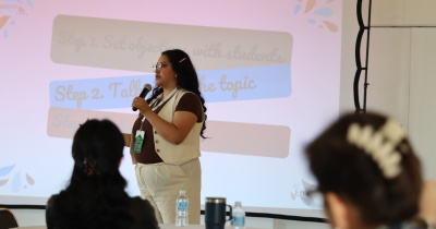 Capacitan a profesorado del Nivel Medio Superior en nuevas metodolog&iacute;as para la ense&ntilde;anza del ingl&eacute;s