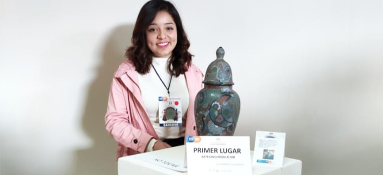estudiante-premio-artesanal-ug-ugto-