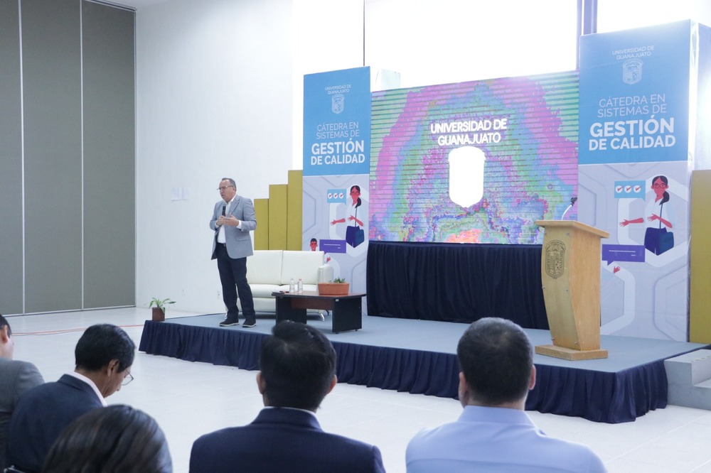 CEREMONIA DE FIN DE CURSOS DE LA MAESTRA EN CIENCIAS FORENSES 02